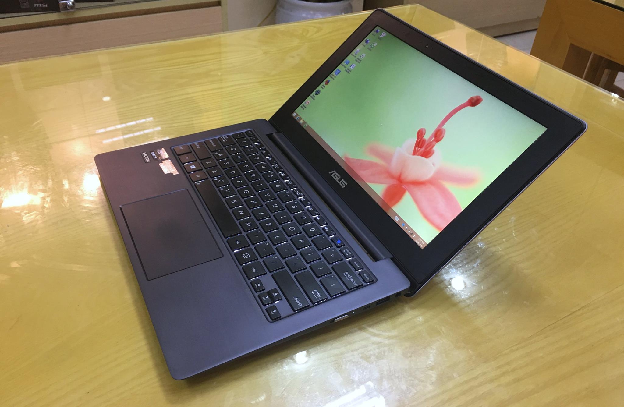Laptop Asus Taichi 21-4.jpg